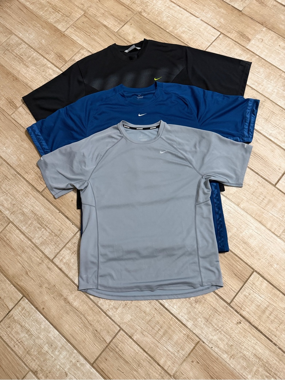 3 Nike Men’s Short-Sleeve Performance dri-fit Tees in Black, Blue & Gray